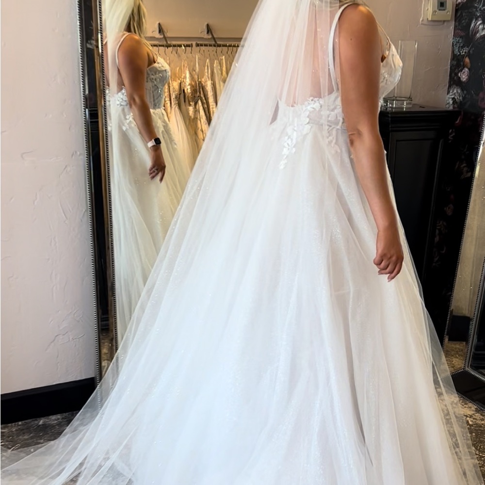 Toni Federici “Miss Universe” Sparkle Tulle Cathedral Veil